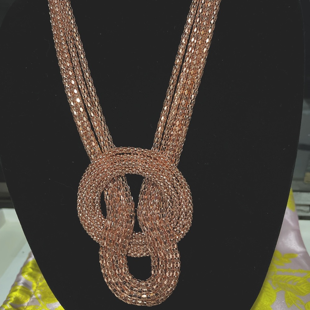 Chain Style Necklace - Picture 2 of 6